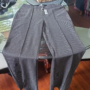 Max Studio Black & White Houndstooth Pintuck Trousers